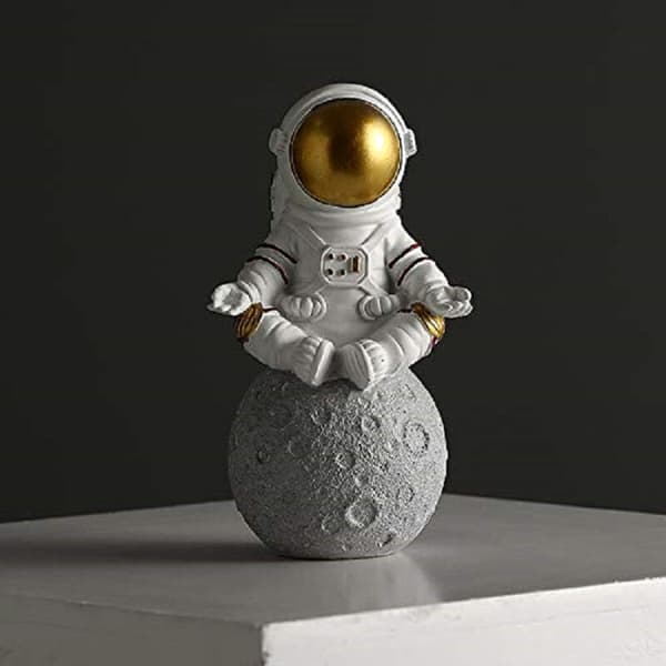 Astronaut och planet staty skrivbordsdekor rymdman prydnad