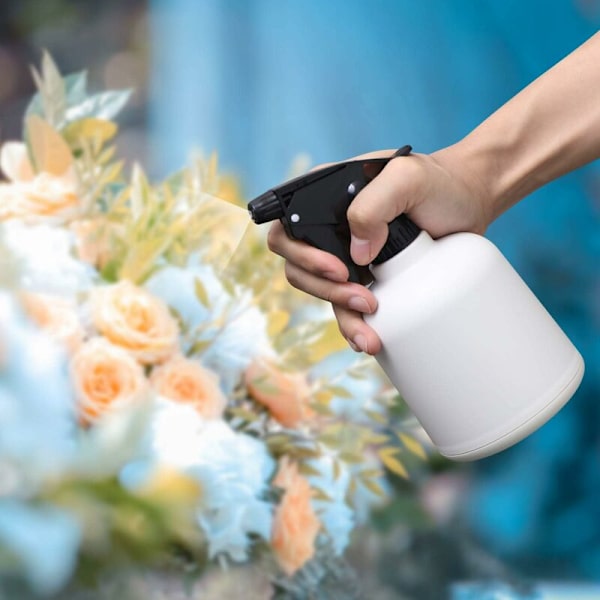 600ML Fin Mist Sprayflaska med Topp Pump Trigger, Vattenkanna för Inomhusväxter, Vattenspruta för Blomväxter, Örter, Hemträdgård (Vit)-