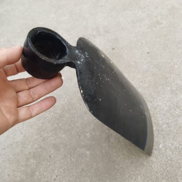 Hagehakk, smidd hakke uten skaft, skarp hakke, 170x300mm