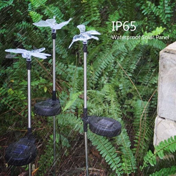 3 kappaletta aurinkokäyttöisiä puutarhavaloja, LED-monivärinen vaihtuva perhonen, kolibri, sudenkorento muodot juhlakoristeluun, nurmikolle, pihalle, polkuvalaistukseen