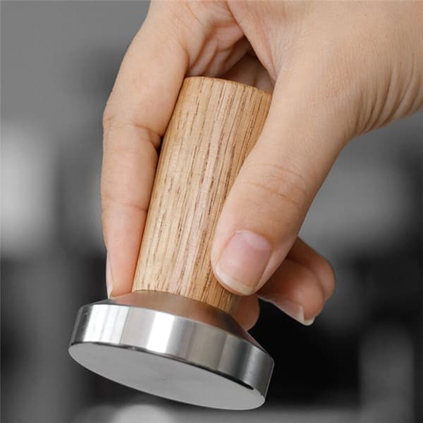 Kahvitamper Tamper: Kahvitamper aidolla puukahvalla, 58mm silikonityynytamper