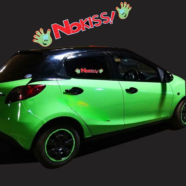 NoKiss Glow -paneelin valoa lähettävä ikkunakilpa-auton tarra tuulilasin koristeellinen LED-valaisin lisävarusteet