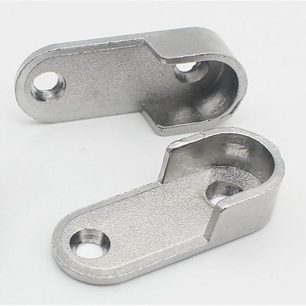 20 kappaleen sarja soikeaan kaappitangon päätukiin laippoihin 16x30 mm tangoille
