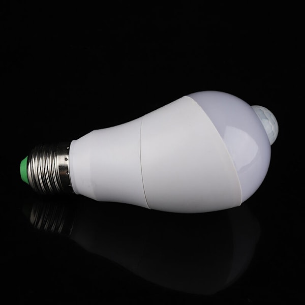LED-lampa med rörelsesensor, 350° roterbart sensorhuvud för korridor E27 (Kallvit, 7W)