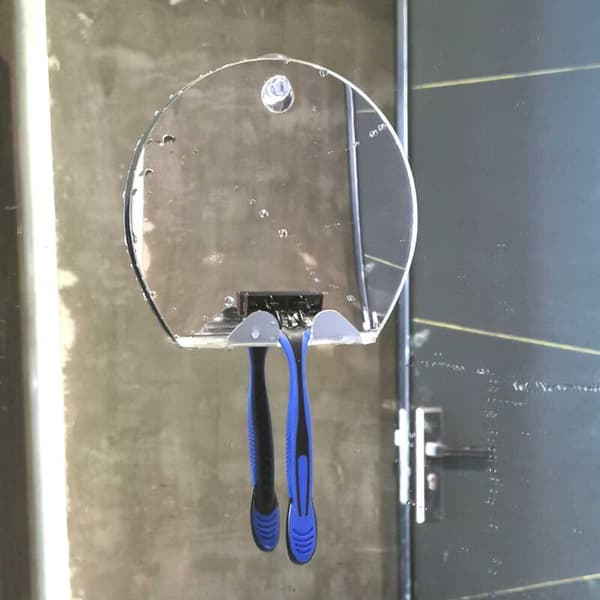Anti-tåke og anti-fall rundt baderomsspeil