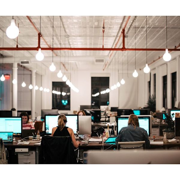E27 sfärisk LED-lampa, G95-lampa, 15W varmt ljus 3000K, lämplig för vardagsrum, kontor, sovrum, hem, garage, verkstad, byggarbetsplats, trappor
