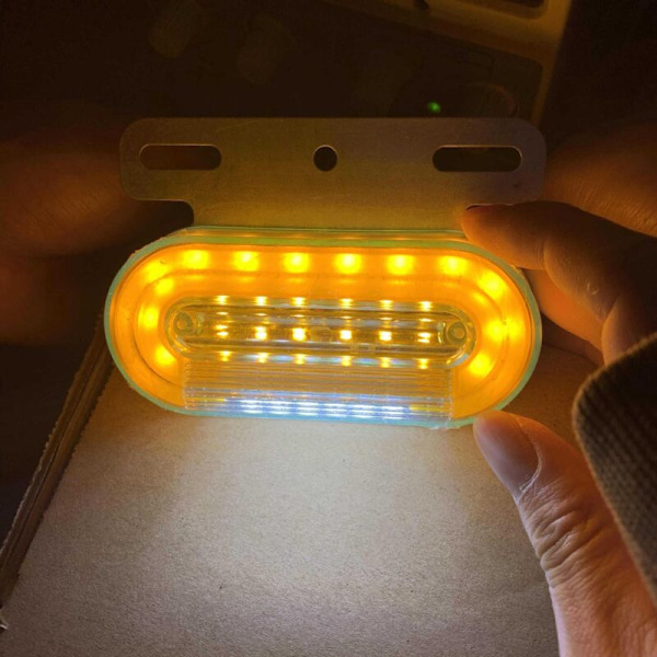 12 LED:n soikea kuorma-auton ohjausvalo kolmella värillä, katuvalo 24V sivuvalo