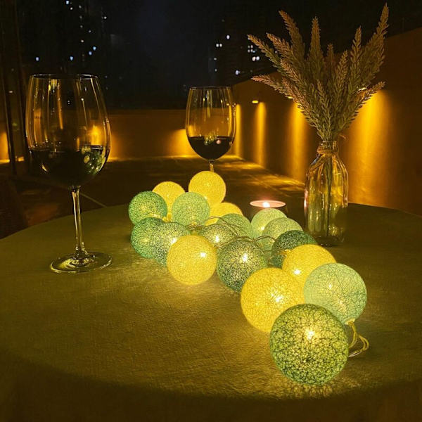 Hvid LED Lysende Garland Julelys - Stjernelys Garland - Til Bryllup, Fest, Jul - 3,1 m - 20 Bomuldskugler (Tiffany, Batterier) Tiffany -
