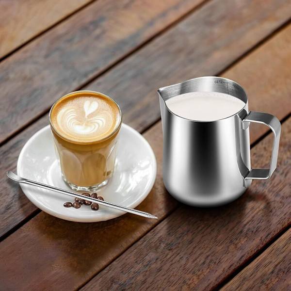 350ml Melkekanne i 304 Rustfritt Stål, Gradert Inngravering Inni for Melkeskumming, Cappuccino, Saft eller Annet