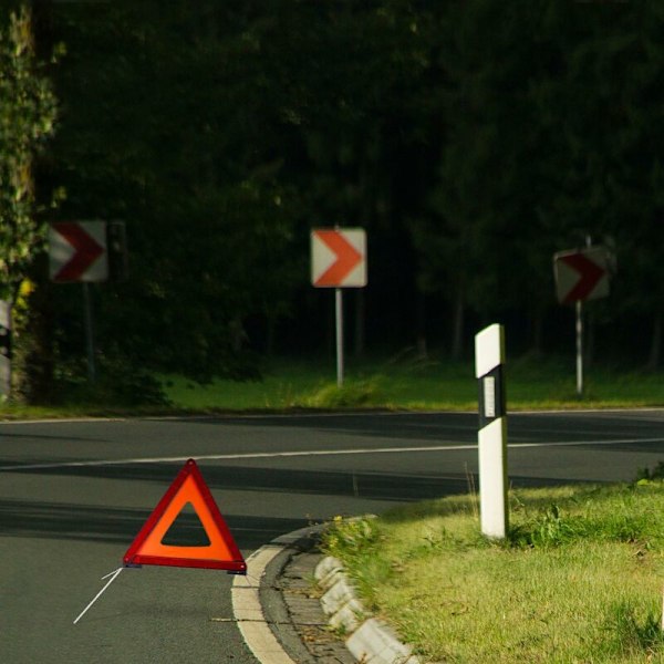 Advarselstrekant til motorkøretøjer / sikrer ulykkes- og farlige steder / til biler / motorkøretøjer - DENUOTOP