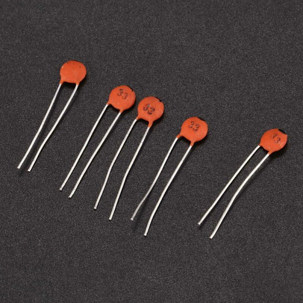 30 x 0,033uF 50V DIP lavspændings keramiske skivekondensatorer