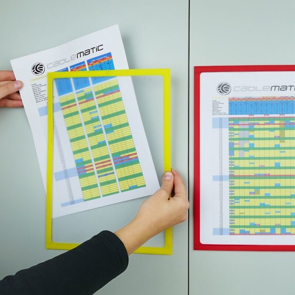 Magnetisk dokumentdisplaylomme i A5-format med gul fleksibel ramme