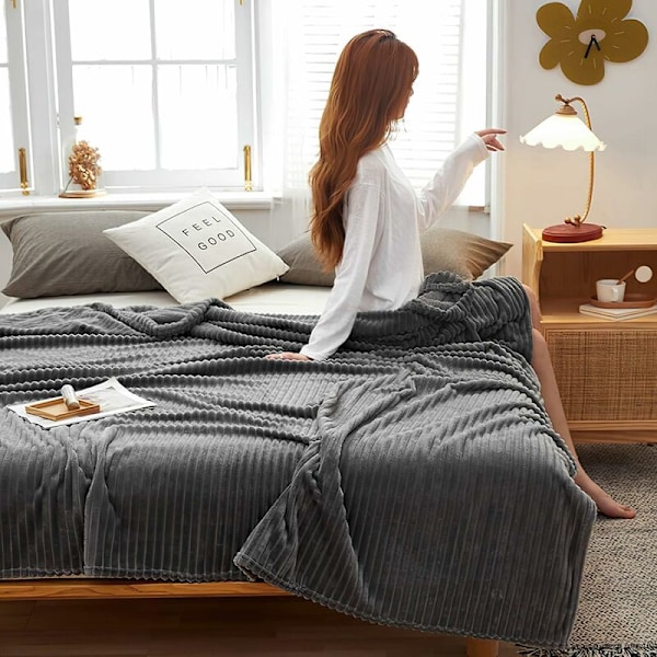 Coral Fleece Flannel Tæppe, Flere Størrelser og Farver, Blødt og Varmt, Reducer Stress, Forbedre Søvn (Grå, 100cm × 120cm)