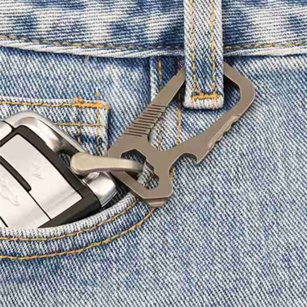 Multifunktionel Mini Titanium Spænde Udvendig Bilnøglering Simpel EDC Værktøj Flaskeåbner Nøgleopbevaring