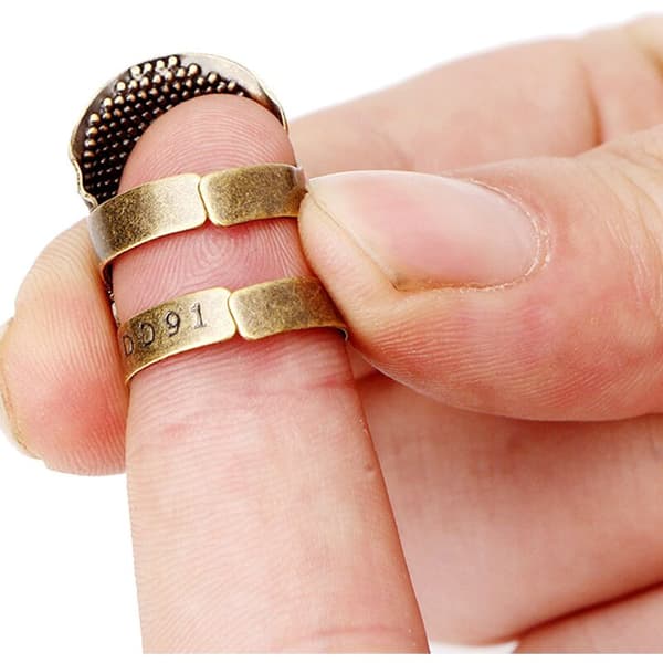 Des a, Des a Retro Finger Protector Fingertip Shield Protector Needles Partner Des a Needle for Sewing Tools M