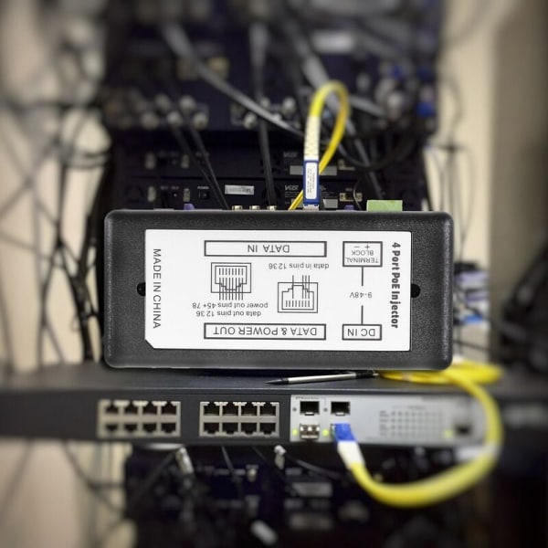 4-port PoE-strømadapter PoE-injektor Ethernet-strømadapter Pin 4.5()/7.8(-) DC12V-DC48V-indgang til IP-kamera