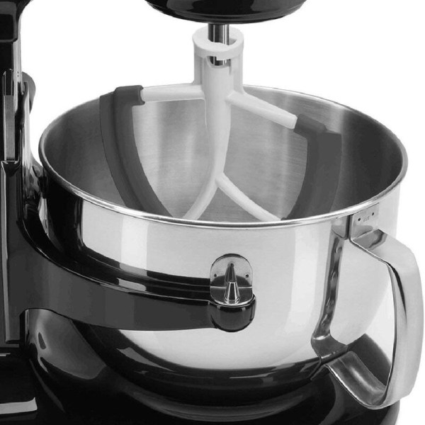 The Edge Blender kan användas med en blender, en skål med en omrörare, en 5,5-6 kvarts topp med en kant