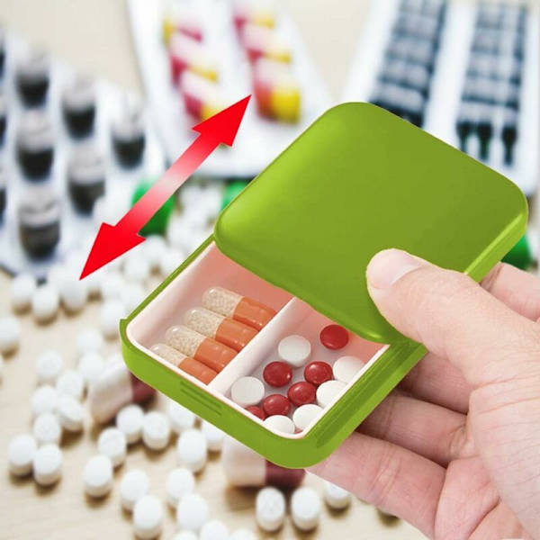 2 bærbare pilleesker, mini plast pilleeske, oppbevaringsboks for vitaminer, medisiner, etc.