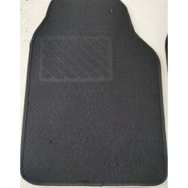 4 broderade svarta mattor