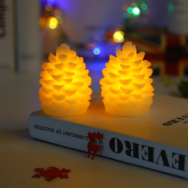 Dekorative julelys Furukjegleformet LED elektroniske stearinlys Hjem klubbhusdekorasjon