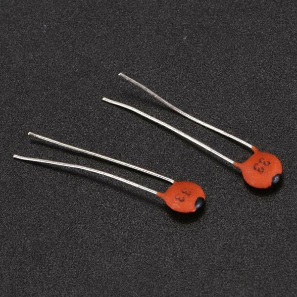 30 x 0,033uF 50V DIP matalajännitteinen keraaminen kiekko kondensaattorit