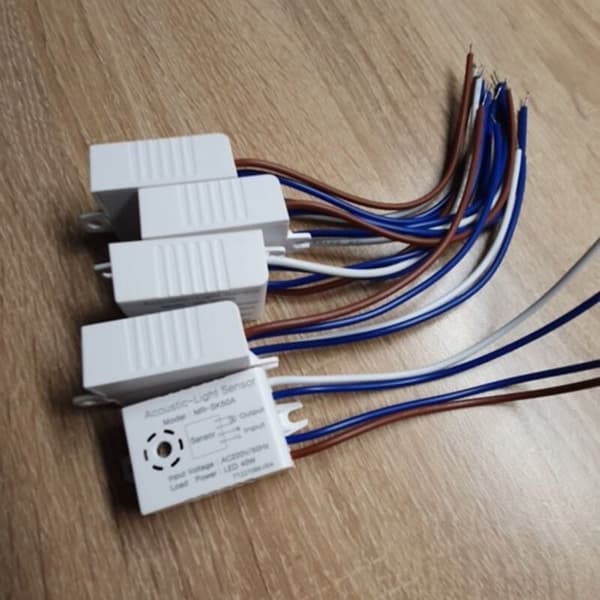 5PC Lydkontroll Sensor Smart Brytere Detektor Smart Stemmemodul Auto På Av Lys Hjemmeforbedring