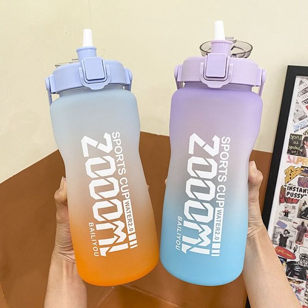2000 ml:n suuri juomapullo aikamerkinnällä, myrkytön, vuotovarma urheilupullo oljella -C