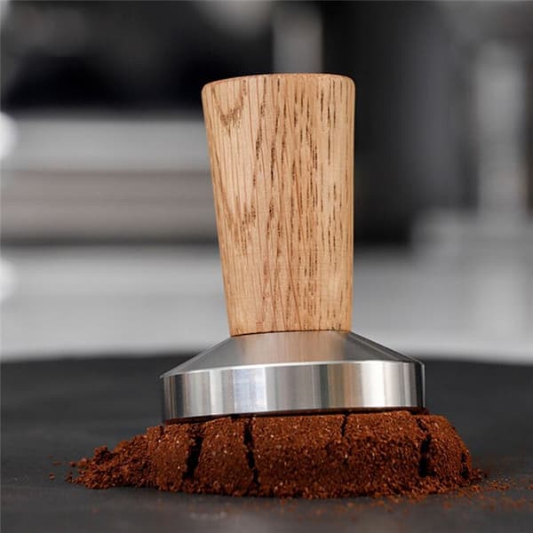 Kahvitamper Tamper: Kahvitamper aidolla puukahvalla, 58mm silikonityynytamper
