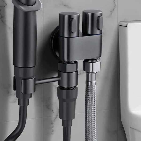1-i-2-ud dobbelt kontrolventil mini multifunktionshane mini brusetryk badeværelsessæt til bidet og bruser-sort