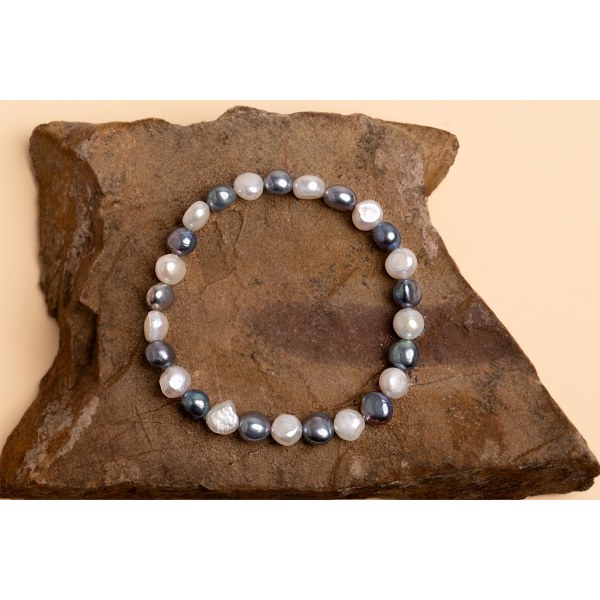Pärlarmband, vita eller färgade barocka sötvattensodlade pärlor - Pärldiameter 8-9 mm, 22 -27 pärlor totalt - 18 cm elastiskt band