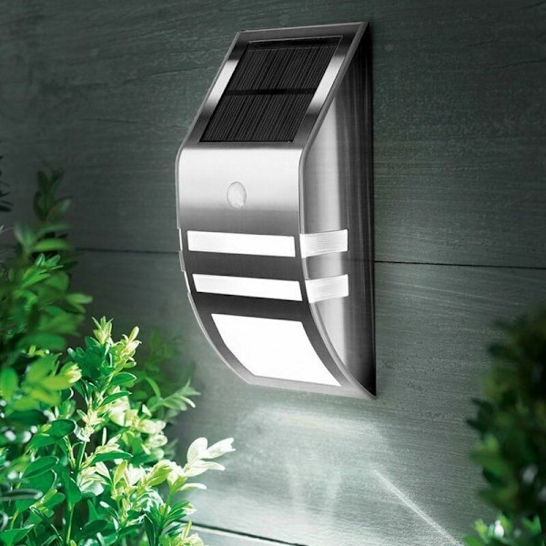 2 stk Bevegelsessensor Trådløs Utendørs Vanntett Solcelle Vegglampe LED Lampe Sikkerhetsbelysning for Hage Gjerde Sti Takrenne Hage (Sølv)