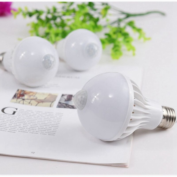 2x Rörelsedetektorlampa, LED-lampa med infraröd induktion, automatiskt aktiverat ljus för verandor (5W)