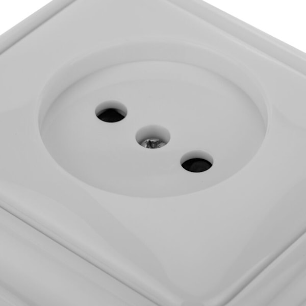 Schuko-naarasliitäntäpinta 250 V 10/16 A kehyksellä 7,7 x 7,7 cm