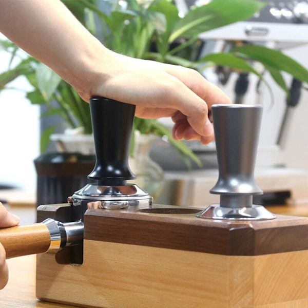 Kalibrerad Trycktamp för Kaffe och Espresso - 304 Rostfritt Stål med 51 mm Fjäder
