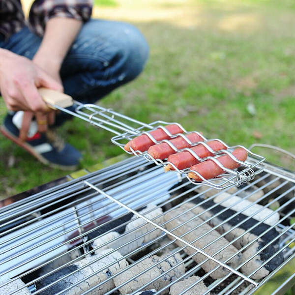 2 kappaletta palamatonta puukahvaista kalaa retkeilygrillikoria, piknik-grillivarusteet, makkara, tarttumaton grilliruokailuvälineet
