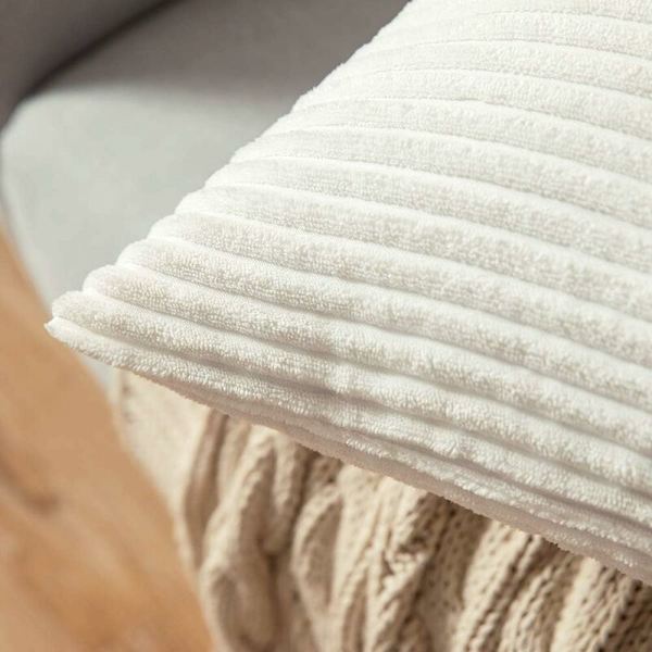 Sæt med 2 dekorative fløjls puder til sofa, seng, stue 45x45 cm hvid