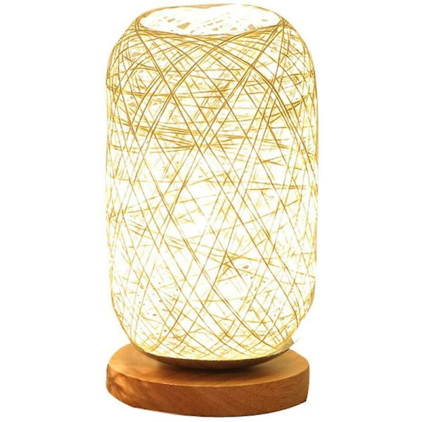 Senglampe i rattanreb og solrigt træ