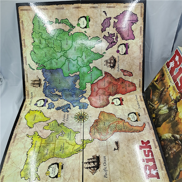 Hasbro Peli - Klassinen Risk Edition