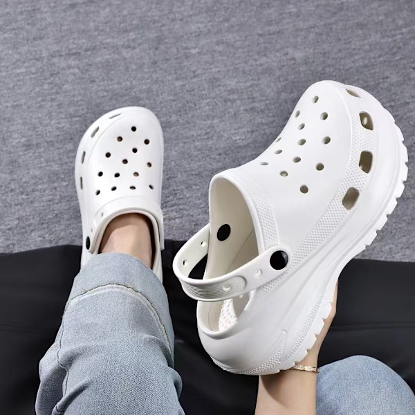 Crocs Classic Mega Crush Clog Damskor Vita Sandaler white M4W6/36