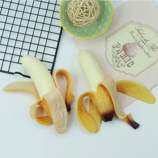 2-pack banan squishy stressleksak, långsamt stigande klämleksak för ångestlindring