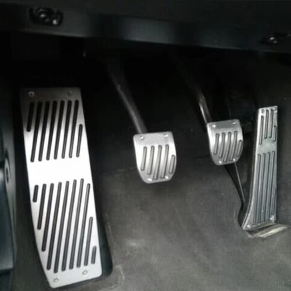 Automatisk rustfritt stål sølv bilpedalsett sklisikker gassbrems fotstøttepedaler passer til BMW E46 E90 E92 E93 E87 X1 med komplett monteringsutstyr Black Automatic