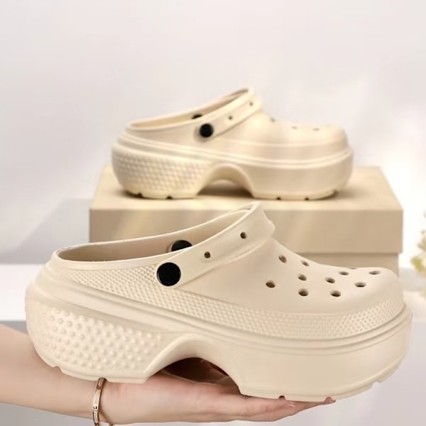 Crocs Classic Mega Crush Clog - Svarte Sandaler for Kvinner - Ekstra Tykk Crush-såle Bone white M5W7/37