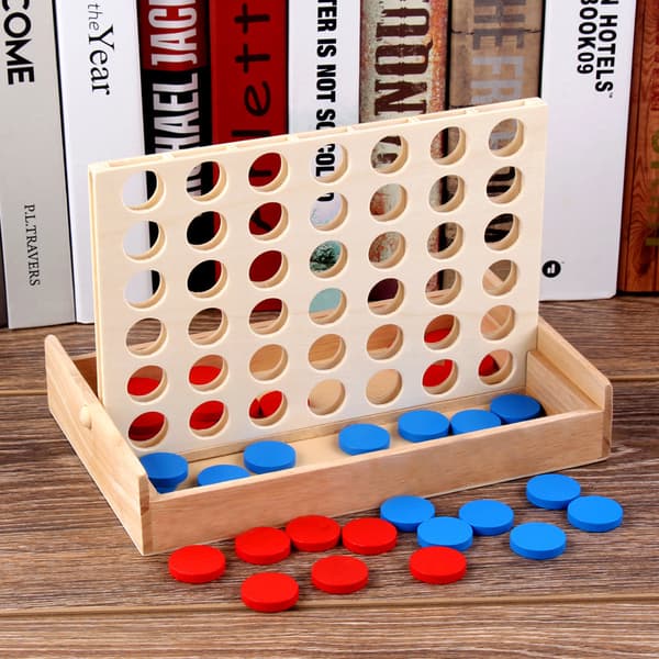 Träspel Fyra i rad, klassiskt strategibrädspel för barn