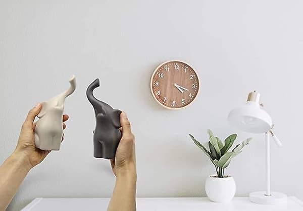 Elefant i kärlek hartsfigurer modern keramisk skulptur grå unika ornament