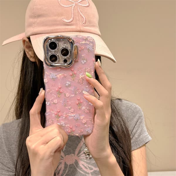 Litet fräscht skalmönster blommigt passande för iPhone15 mobiltelefonfodral Apple 16promax linsskydd skyddsfodral vit iPhone15pro white iPhone15pro