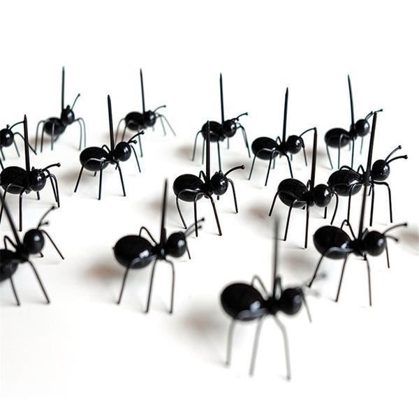 Cocktailpinnar i form av myror (12 stycken) * Material: ABS * Mått på en myra: 4,5 x 4 x 5 cm Funktioner: cocktailpinne