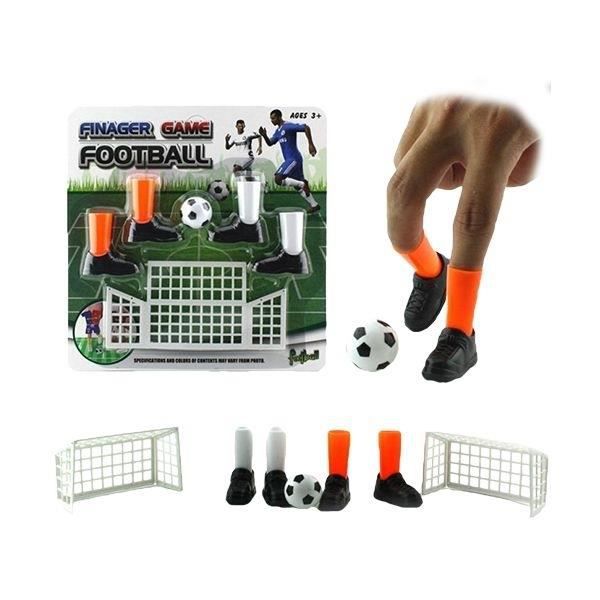 Fingerfotbollsspel med fotbollsmål