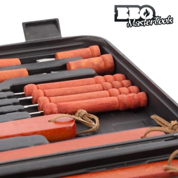 Etui med 18 rostfria grillredskap och BBQ-ved * Mått: 7,6 x 42,8 x 29 cm * Verktygsmaterial: rostfritt stål...