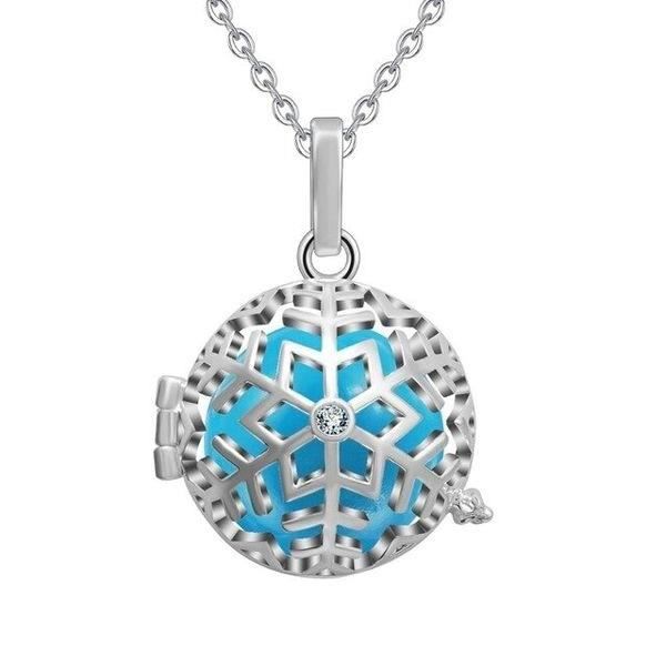 Snöflinga och blå klockkristall graviditetsbola * Halsbandslängd: 114 cm * Hängematerial: Koppar, silverpläterad