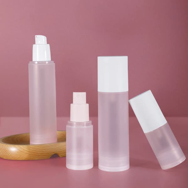 Bärbara vakuumkosmetikflaskor påfyllningsbara frostade ankfots-pump A-50ML